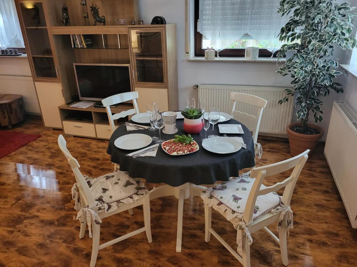 Ferienwohnung Fuer 4 Personen Mit Schnellem Wlan, Glasfaser, Tv Paket Beilstein  Exterior photo